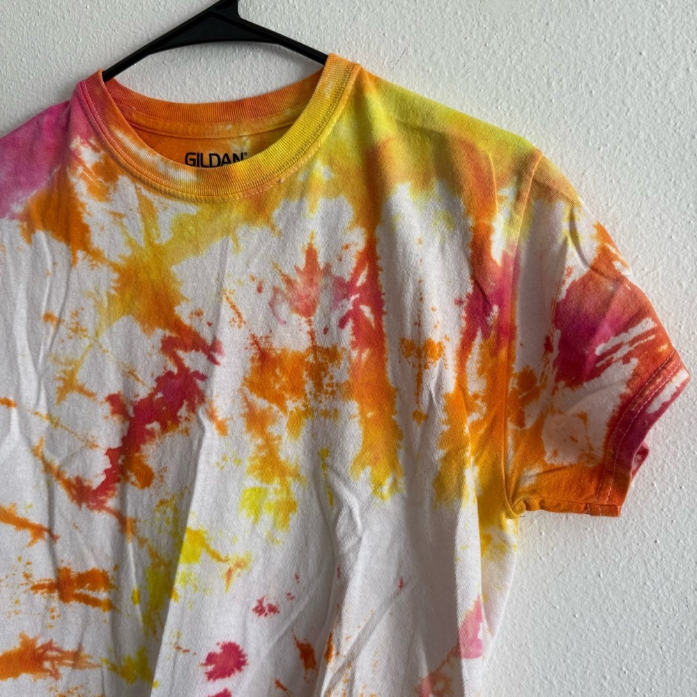 ☀️ Gildan • Cute Multicolor Tie-Dye Cropped T-Shirt • Women’s Small - Picture 6 of 9